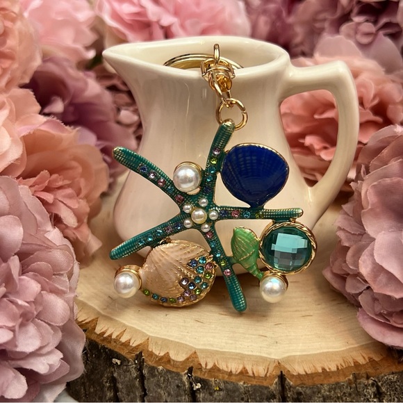 Beautiful Blue Starfish and Seashell Keychain Charm - Picture 3 of 14